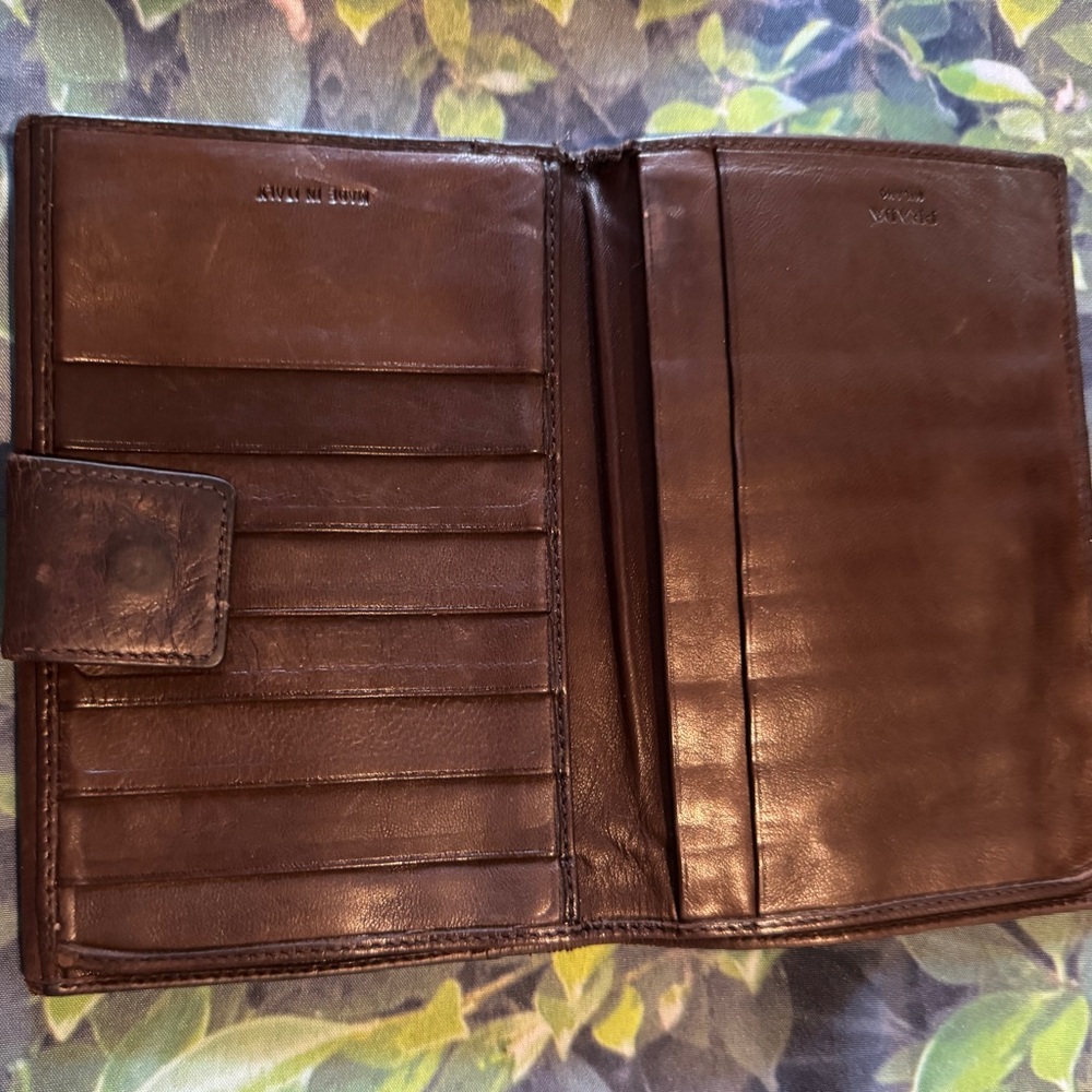 Prada Dark Brown Vintage Leather Wallet - Picture 4 of 9